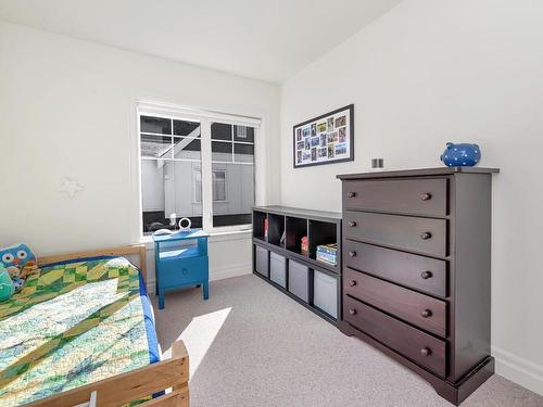 4-3086 Washington Ave, Victoria, BC - Indoor Photo Showing Bedroom