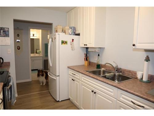 9-1351 Tunner Dr, Courtenay, BC - Indoor Photo Showing Kitchen With Double Sink