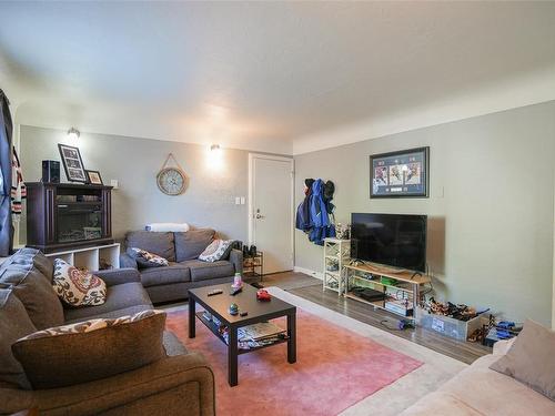 3948 Argyle St, Port Alberni, BC - Indoor Photo Showing Living Room