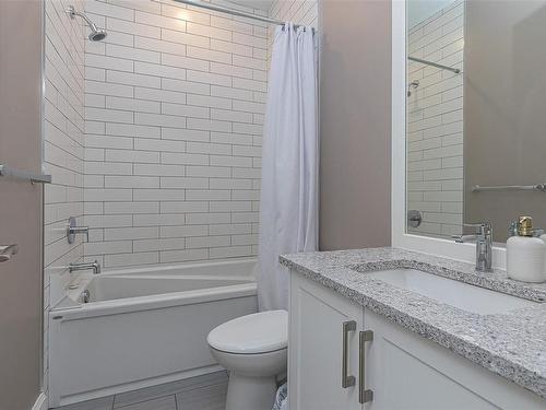 108-595 Pandora Ave, Victoria, BC - Indoor Photo Showing Bathroom