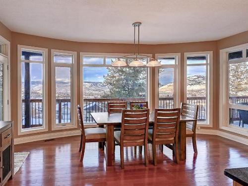 422 Azure Place, Kamloops, BC - Indoor Photo Showing Dining Room