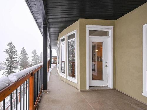 422 Azure Place, Kamloops, BC - Outdoor With Exterior