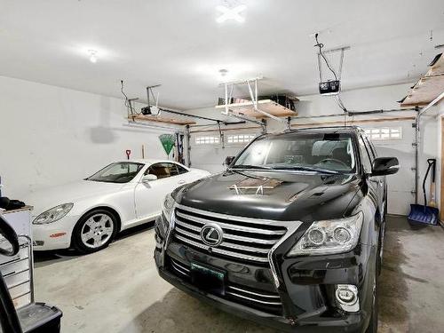 422 Azure Place, Kamloops, BC - Indoor Photo Showing Garage