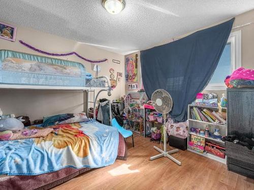 1604 Stage Rd, Cache Creek, BC - Indoor Photo Showing Bedroom