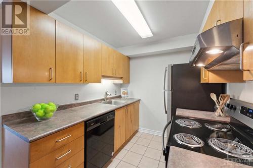 Kitchen - 429 Somerset Street W Unit#607, Ottawa, ON - Indoor Photo Showing Kitchen