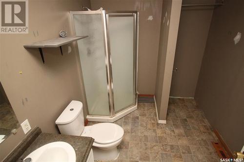 1525 Kilburn Avenue, Saskatoon, SK - Indoor Photo Showing Bathroom
