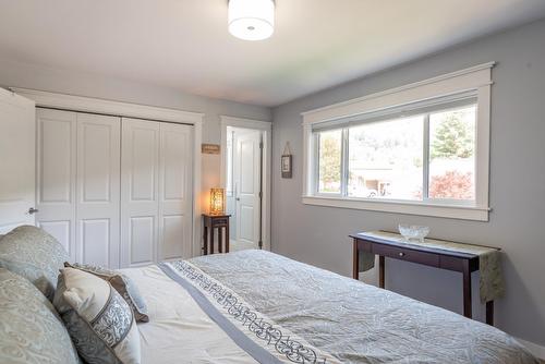 2201 Mcbride Street, Trail, BC - Indoor Photo Showing Bedroom