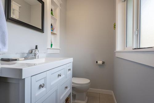 2201 Mcbride Street, Trail, BC - Indoor Photo Showing Bathroom