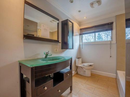 Bathroom - 5816 Rue Des Roses, Montréal (Montréal-Nord), QC - Indoor Photo Showing Bathroom
