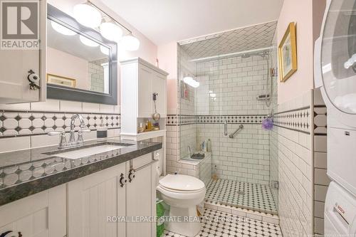 403 - 180 Limeridge Road W, Hamilton, ON - Indoor Photo Showing Bathroom