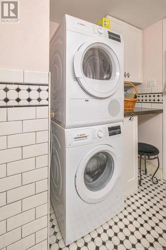403 - 180 Limeridge Road W, Hamilton, ON - Indoor Photo Showing Laundry Room