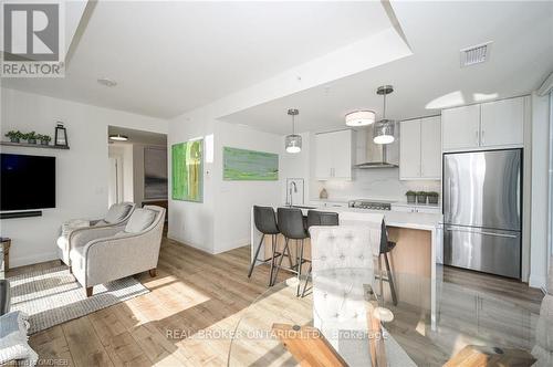 #308 -500 Brock Ave, Burlington, ON - Indoor Photo Showing Kitchen With Upgraded Kitchen