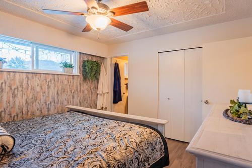 1777 First Street, Fruitvale, BC - Indoor Photo Showing Bedroom