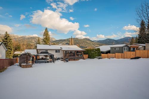 1777 First Street, Fruitvale, BC - Outdoor With View