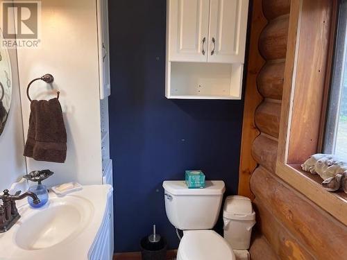 4947 Pollard Road, Quesnel, BC - Indoor Photo Showing Bathroom