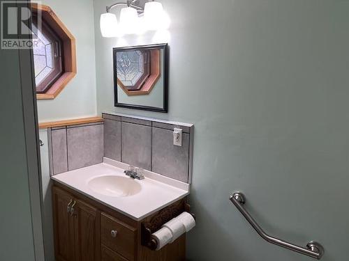 4947 Pollard Road, Quesnel, BC - Indoor Photo Showing Bathroom
