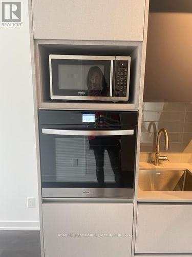 806 - 319 Jarvis Street, Toronto, ON - Indoor Photo Showing Kitchen