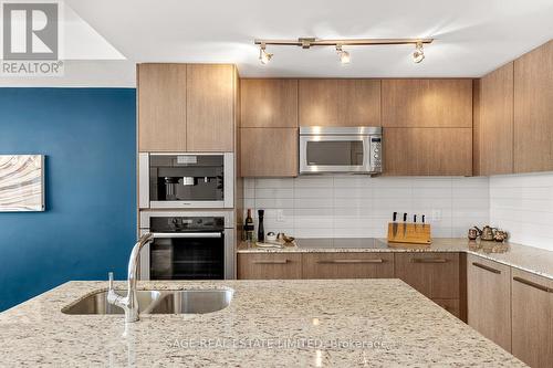 #601 -170 Avenue Rd, Toronto, ON - Indoor Photo Showing Kitchen With Double Sink With Upgraded Kitchen