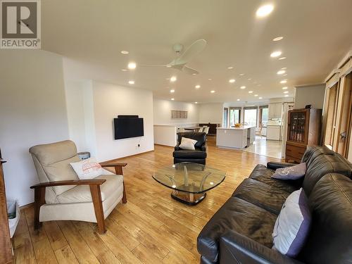 774 Kalum Lake Road, Terrace, BC - Indoor Photo Showing Living Room