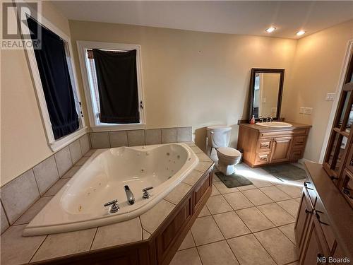 1170 Route 105, Douglas, NB - Indoor Photo Showing Bathroom