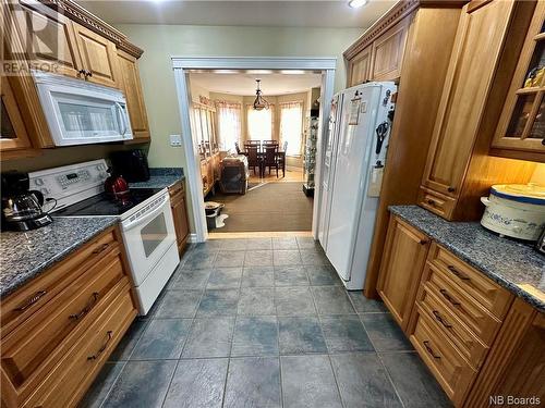 1170 Route 105, Douglas, NB - Indoor Photo Showing Kitchen