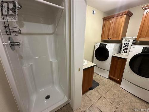 1170 Route 105, Douglas, NB - Indoor Photo Showing Laundry Room
