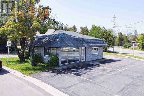 1202 Gore Rd, Sault Ste. Marie, ON - Outdoor