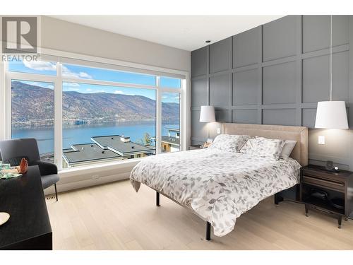 570 Clifton Court, Kelowna, BC - Indoor Photo Showing Bedroom