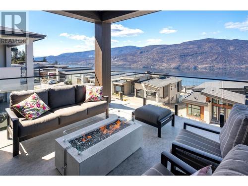 570 Clifton Court, Kelowna, BC - Outdoor With View