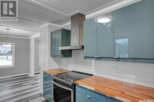 2800 Elphinstone Street, Regina, SK - Indoor Photo Showing Kitchen