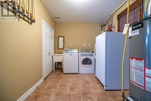 49 Newcastle Drive, Sarnia, ON - Indoor Photo Showing Laundry Room