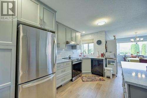 8911 92Nd Avenue Unit# 102, Osoyoos, BC - Indoor Photo Showing Kitchen With Upgraded Kitchen