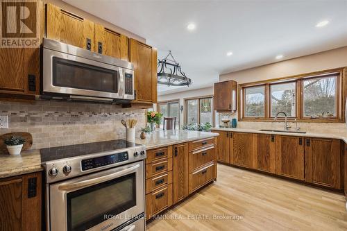 173 Maple St, Uxbridge, ON - Indoor Photo Showing Kitchen With Upgraded Kitchen