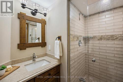 173 Maple Street, Uxbridge, ON - Indoor Photo Showing Bathroom
