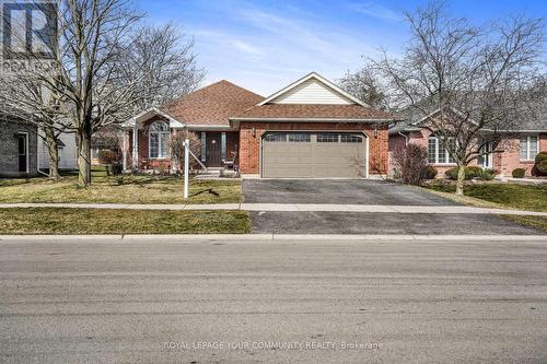27 Caledonia Dr, Haldimand, ON - Outdoor With Facade