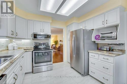 #29 -211 Pine Valley Dr, London, ON - Indoor Photo Showing Kitchen