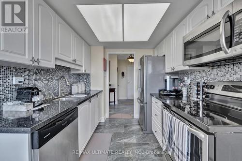 #901 -75 King St E, Mississauga, ON - Indoor Photo Showing Kitchen With Upgraded Kitchen