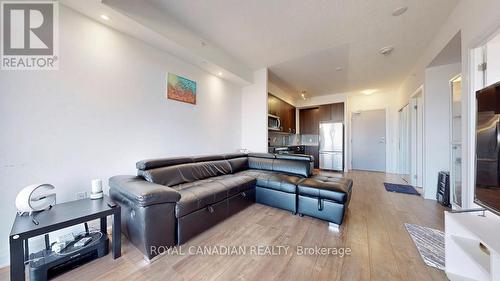 805 - 3220 Sheppard Avenue, Toronto, ON - Indoor Photo Showing Living Room