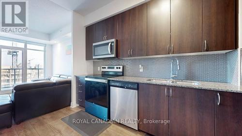 805 - 3220 Sheppard Avenue, Toronto, ON - Indoor Photo Showing Kitchen