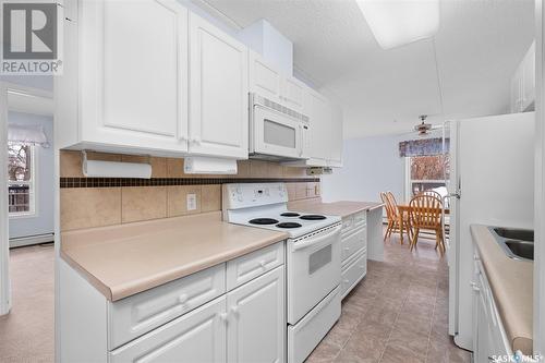 207 2501 1St Avenue W, Prince Albert, SK - Indoor Photo Showing Kitchen