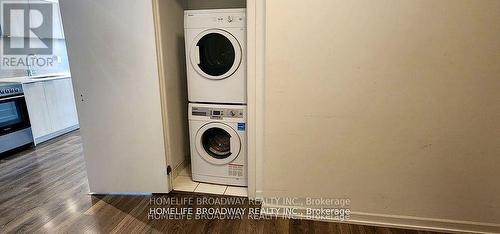 #2101 -50 Forest Manor Rd, Toronto, ON - Indoor Photo Showing Laundry Room