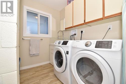 3181 Eagle Bay Road, Eagle Bay, BC - Indoor Photo Showing Laundry Room