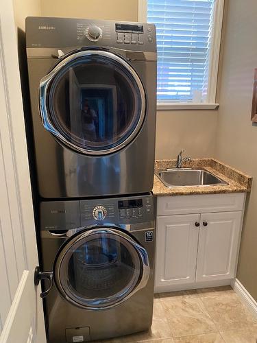 152-2450 Radio Tower Road, Oliver, BC - Indoor Photo Showing Laundry Room