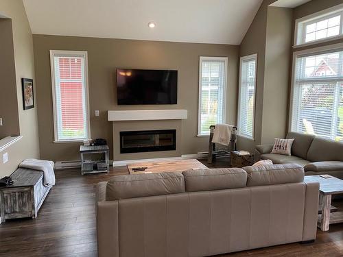 152-2450 Radio Tower Road, Oliver, BC - Indoor Photo Showing Living Room With Fireplace