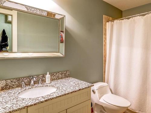 751 Barnaby Road, Kelowna, BC - Indoor Photo Showing Bathroom