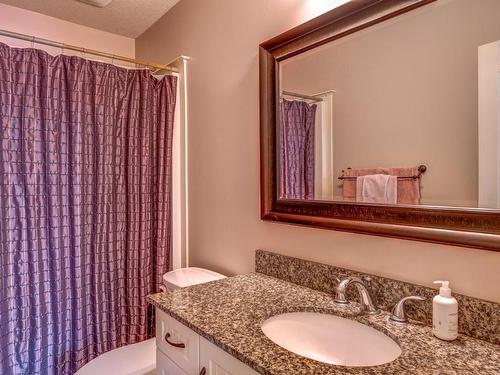 751 Barnaby Road, Kelowna, BC - Indoor Photo Showing Bathroom