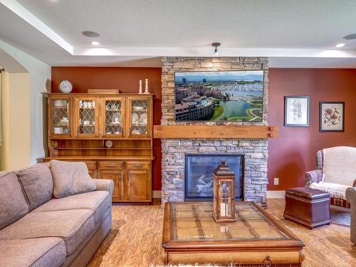 751 Barnaby Road, Kelowna, BC - Indoor Photo Showing Living Room With Fireplace