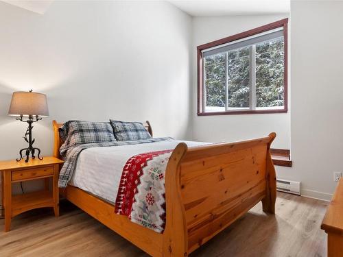 21-156 Clearview Road, Apex Mountain, BC - Indoor Photo Showing Bedroom