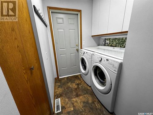507 Highland Drive, Swift Current, SK - Indoor Photo Showing Laundry Room