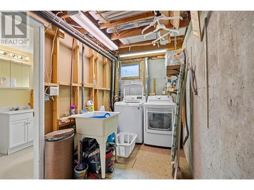 3804 Brown Road, West Kelowna, BC - Indoor Photo Showing Laundry Room